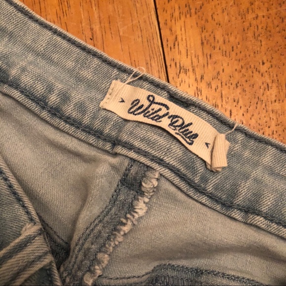Wild Blue light wash deconstructed denim jeans 7 - Picture 7 of 7